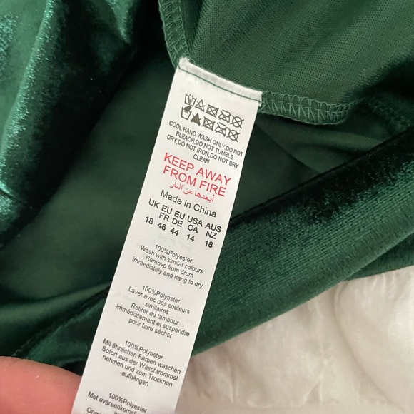 PrettyLittleThing Green velour velvet Off-Shoulder Bodycon Mini Dress - Picture 10 of 10